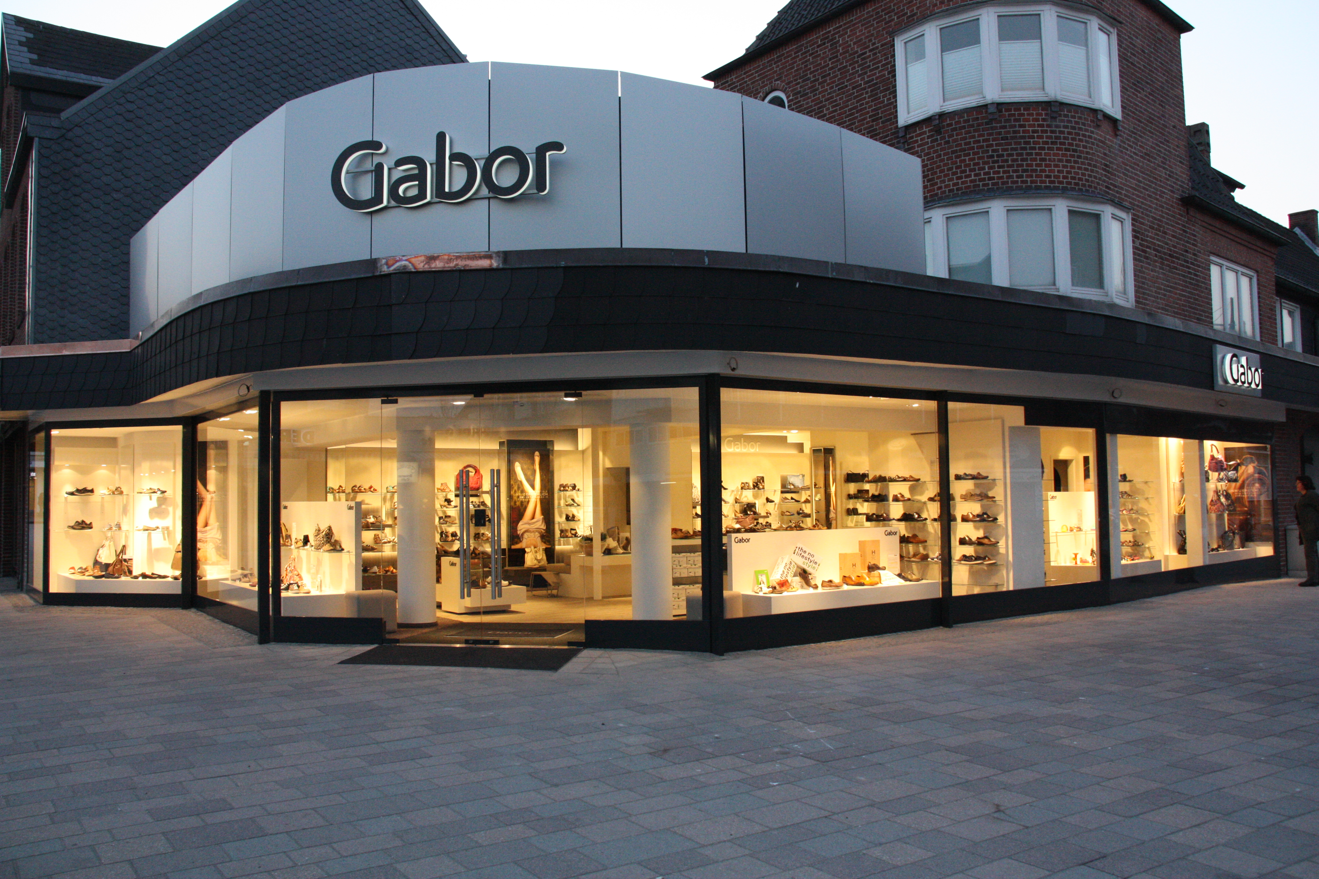 kaste støv i øjnene dette Låse File:Gabor Shop Sylt.jpg - Wikimedia Commons