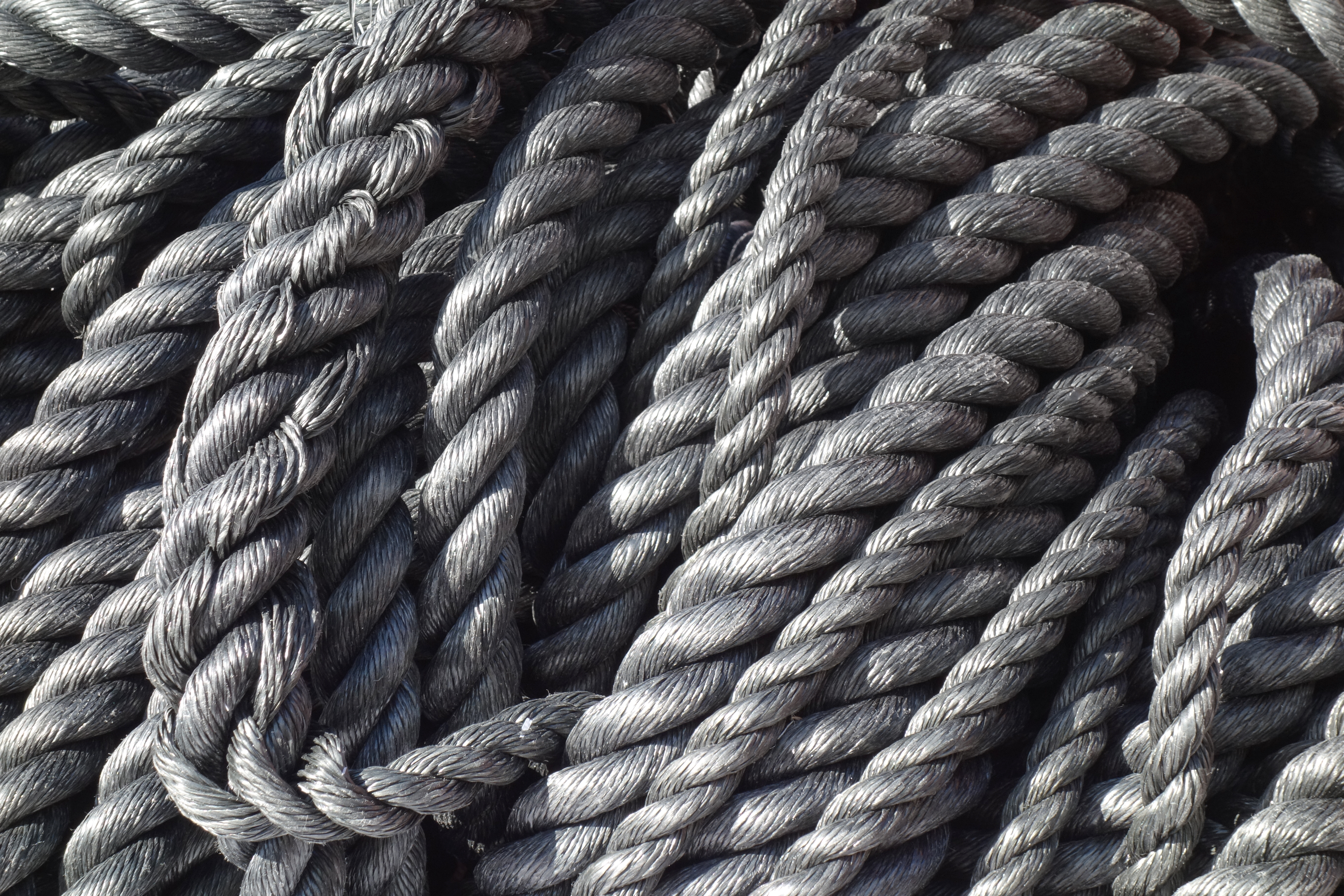 File:Grey synthetic rope.jpg - Wikimedia Commons