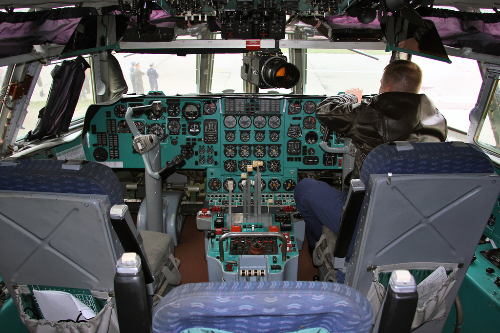 Colombia - Página 31 IL-78_Midas_pilots_cabin