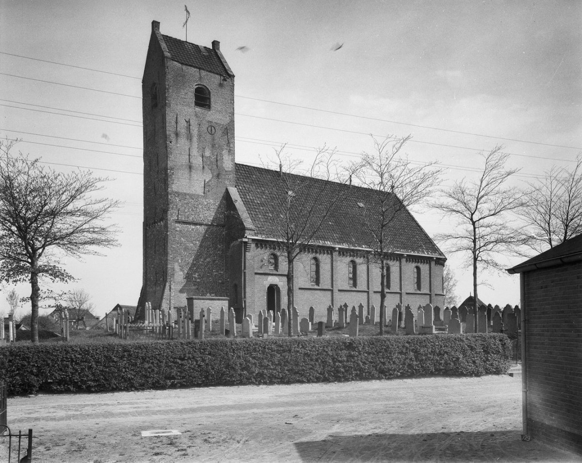 Walburgakerk Toren hervormde kerk in drogeham (friesland ...
