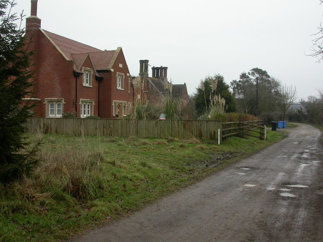 File:Knighton, cottages - geograph.org.uk - 1672080.jpg