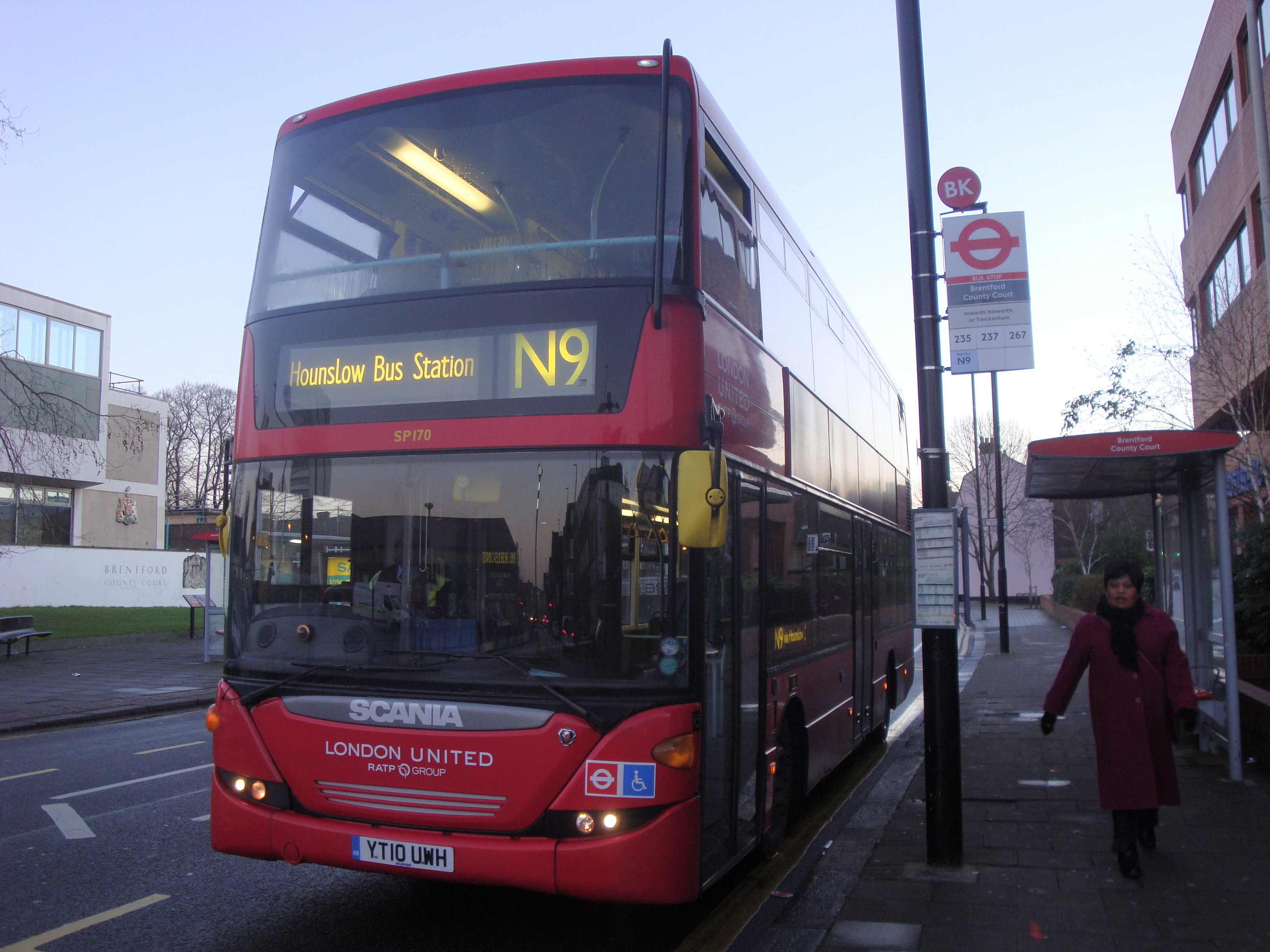 File London United Sp170 On Route N9 Brentford County Court Jpg Wikimedia Commons