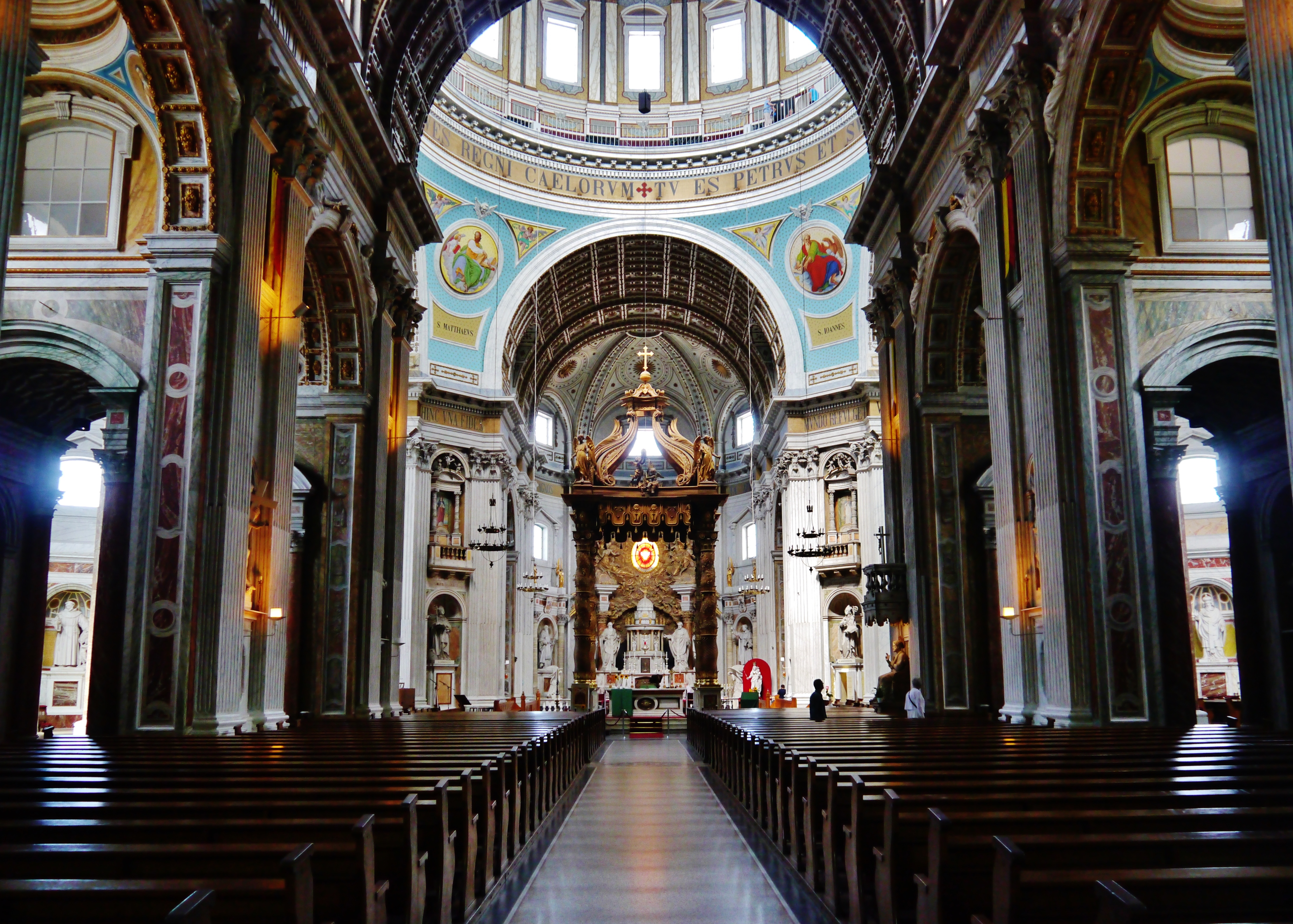 Diferencia entre basilica e iglesia