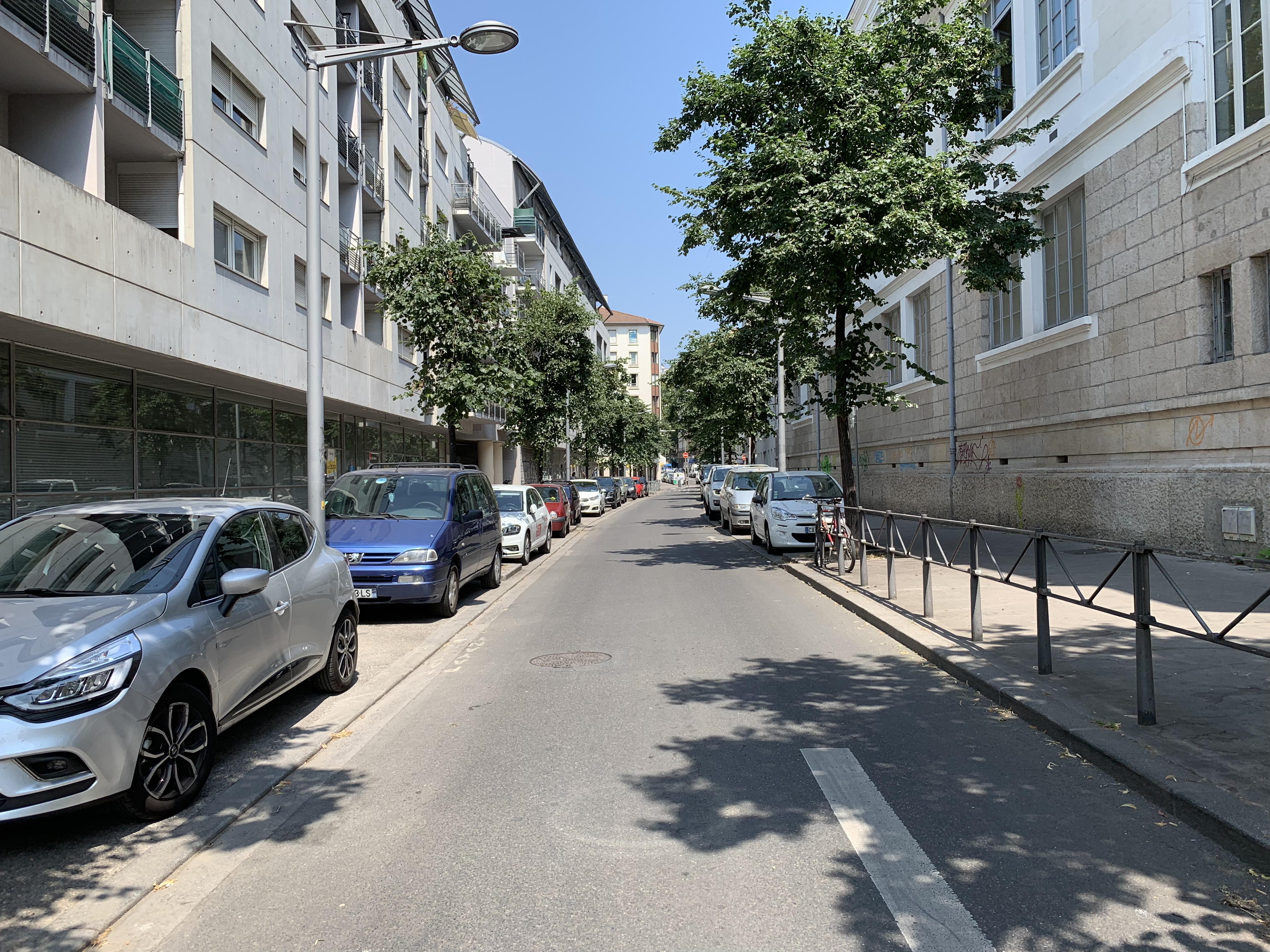 File:Rue Gilbert Dru (Lyon), juin 2019.jpg - Wikimedia Commons