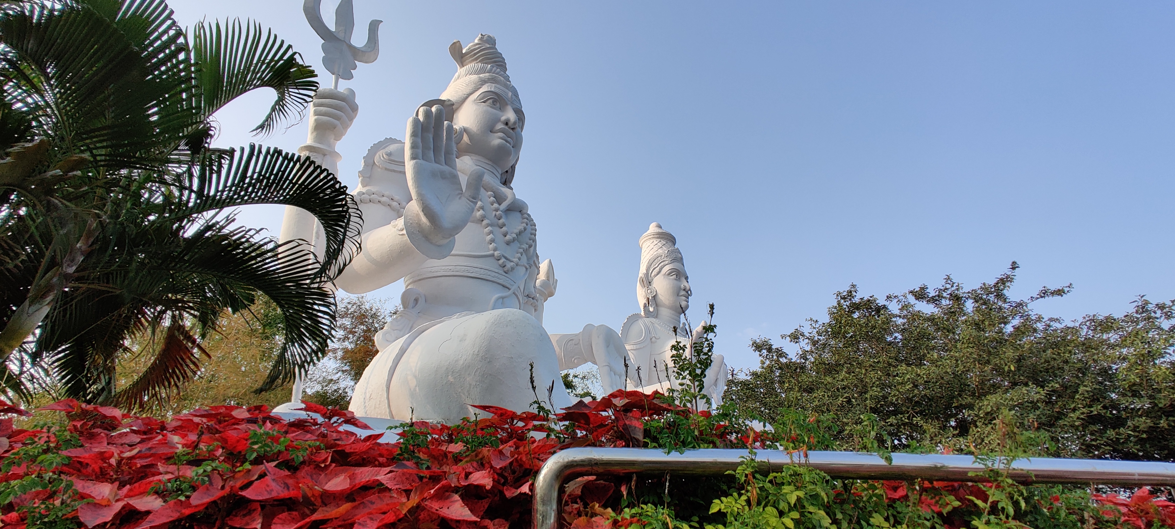 shiva and parvati statue