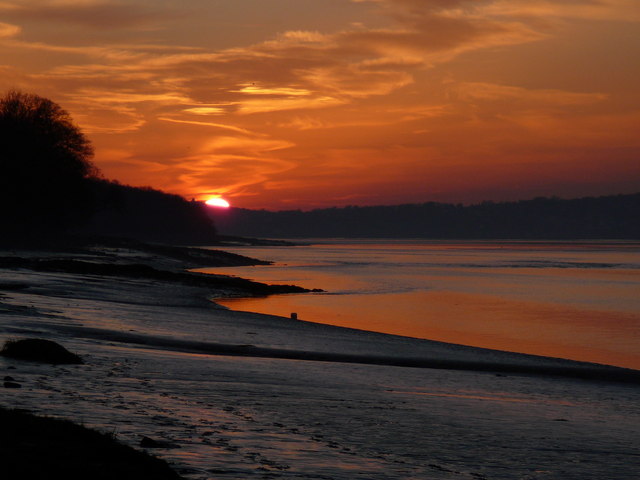 File:Sunset on the Kent Estuary from Arnside - geograph.org.uk - 1424372.jpg