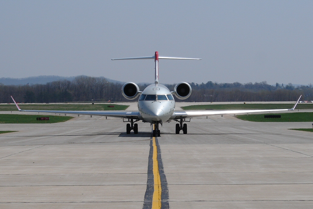 THE CRJ-900 (2455197604).jpg