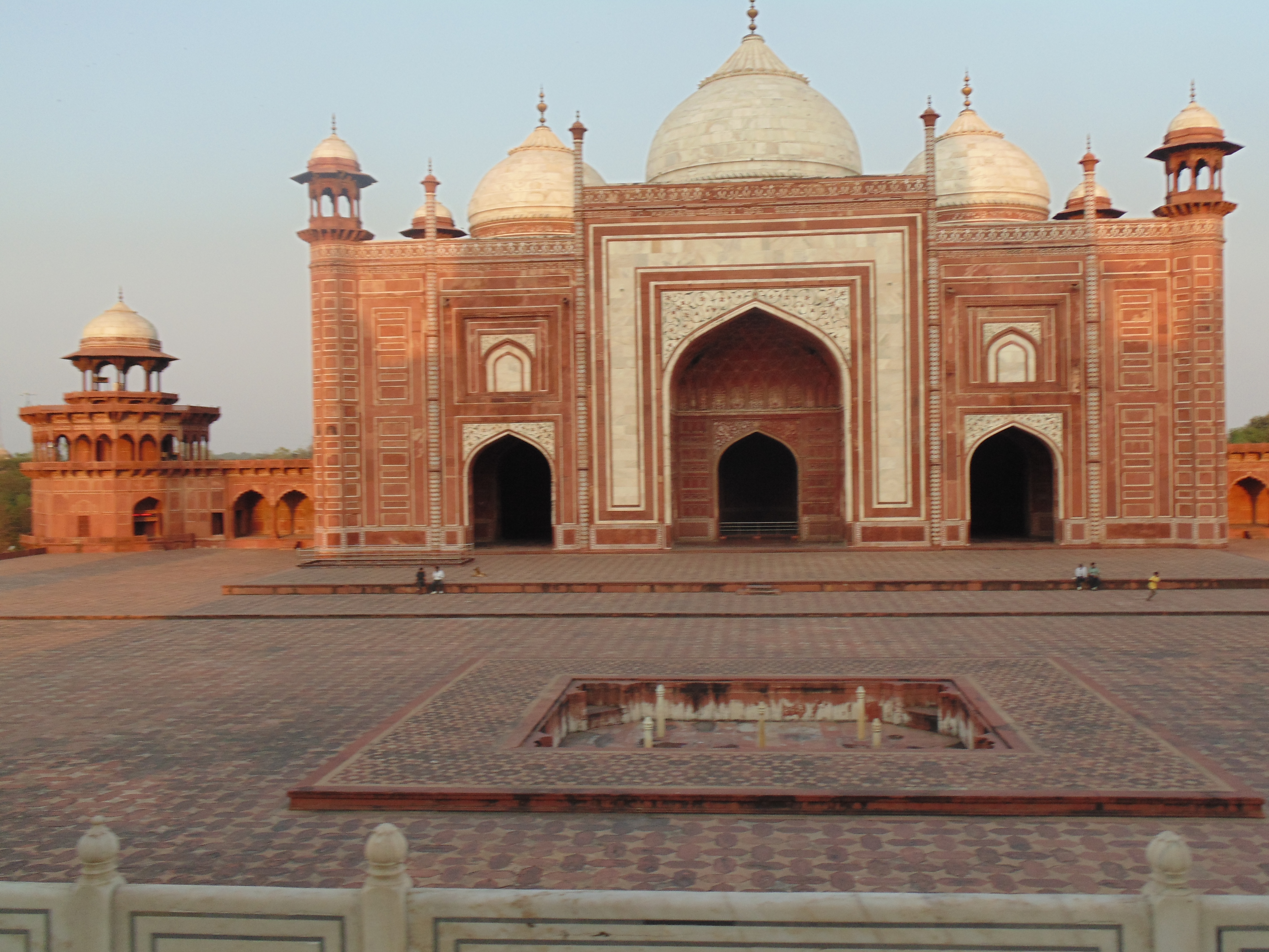 Taj mahal palace. Тадж Махал обои на рабочий стол 1920х1080. Мировые музеи Индия. Taj Mahal Palace цены в рублях.