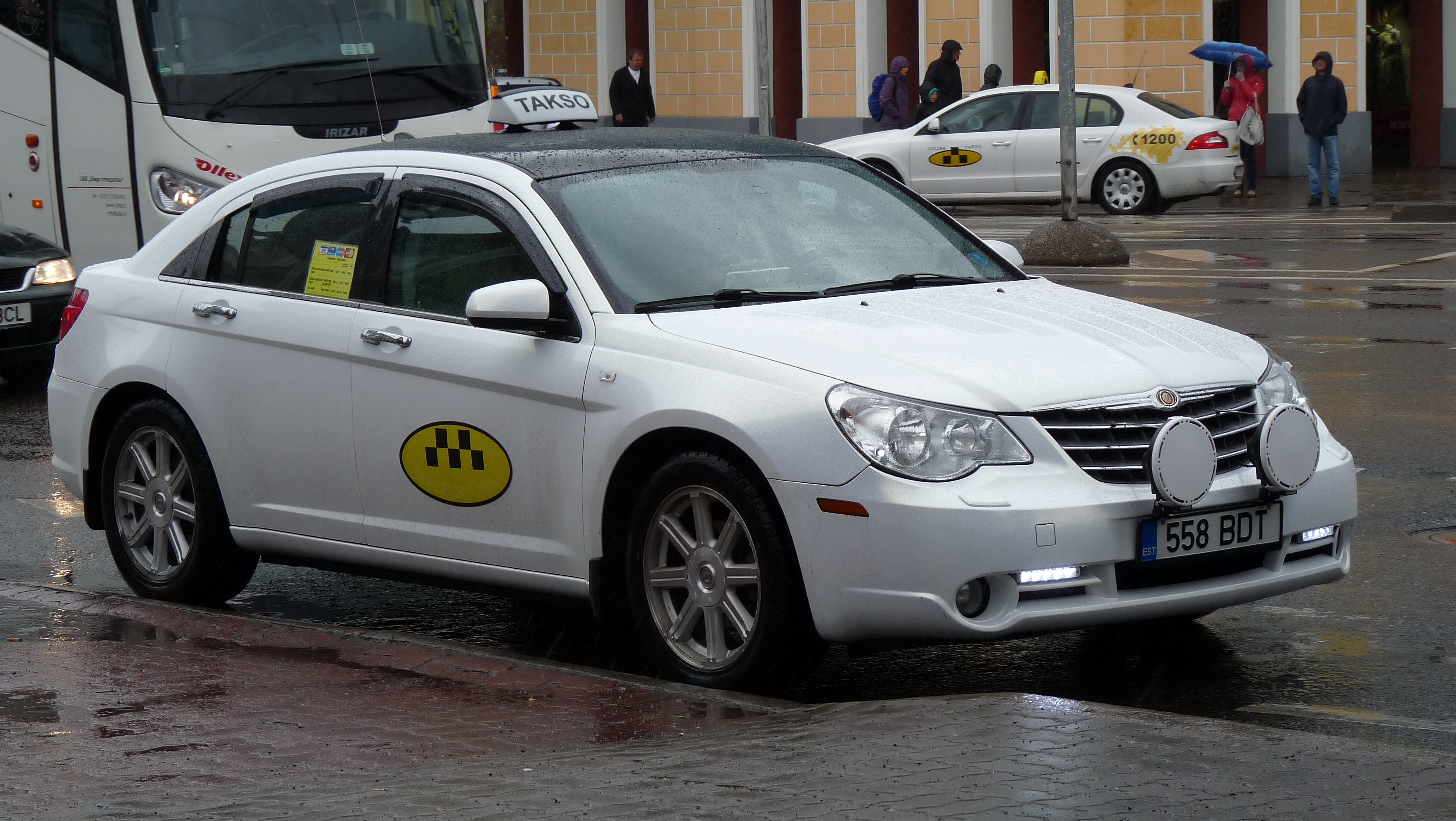 File taxi. Таллин такси. Такси Таллин Мерседес. White Taxi.