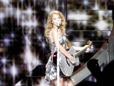 taylor swift fearless performance