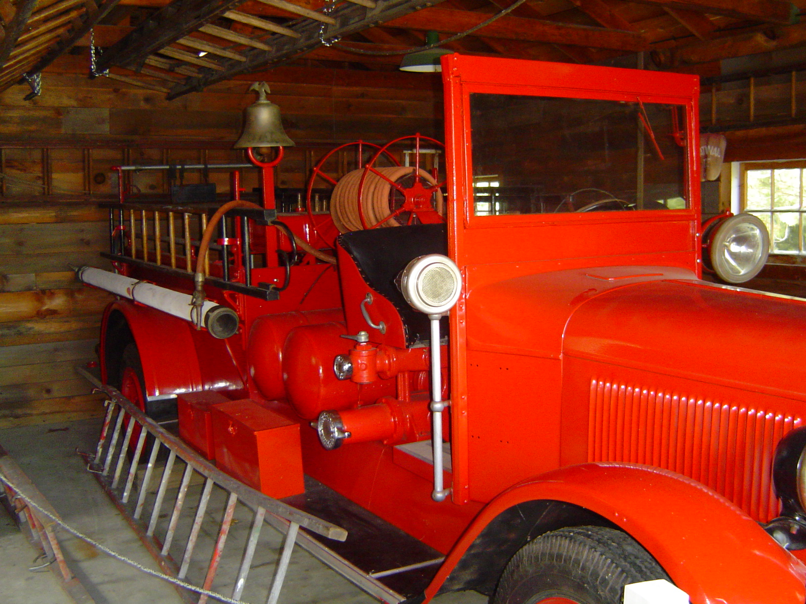 Mack 1911Рі Fire engine