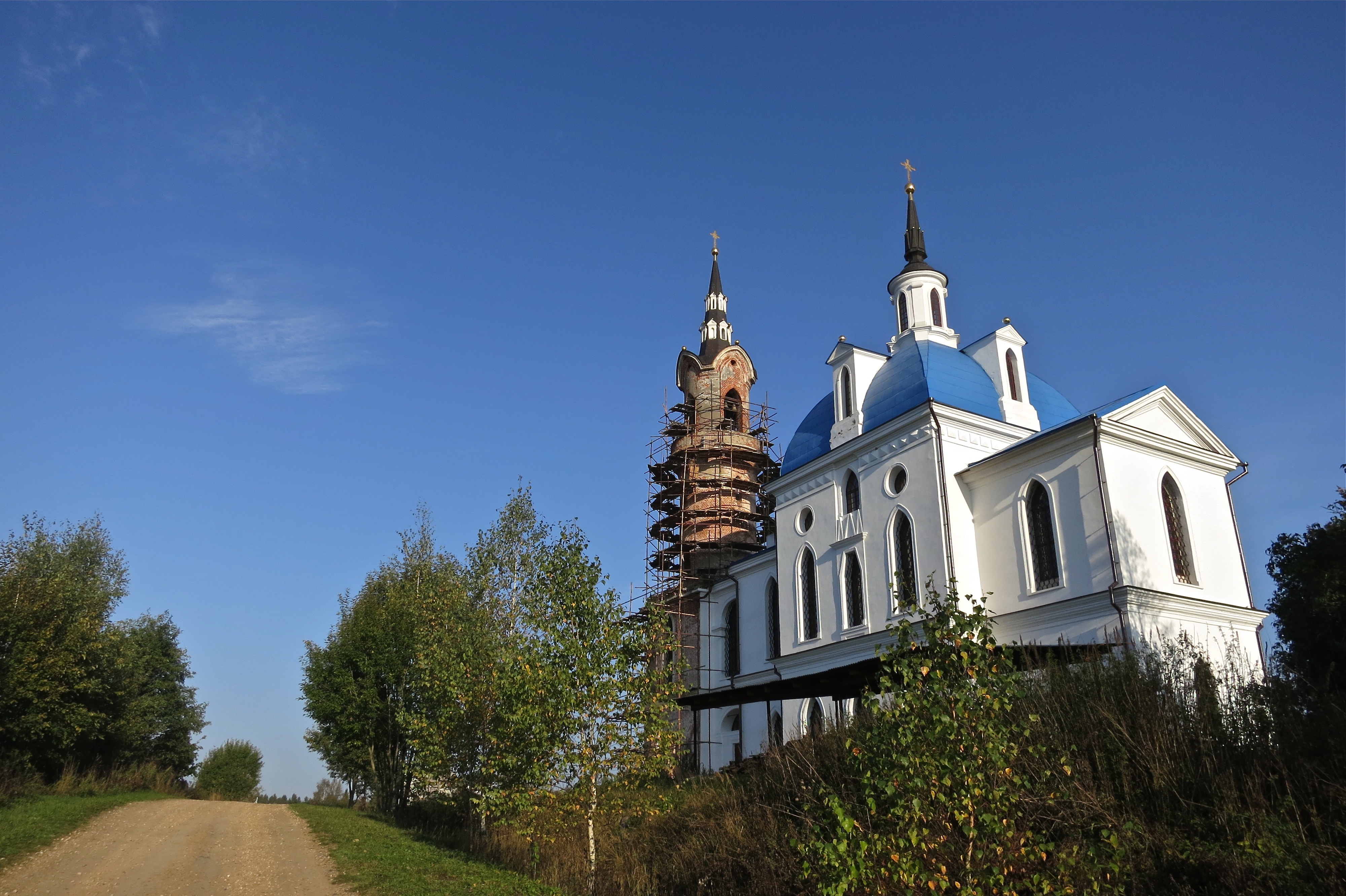 Храм архангела михаила минск. Церковь Михаила Архангела в Поджигородово. Храм Архангела Михаила в Поджигородово Клинский район. Усадьба Поджигородово Клинский район. Клин Церковь Михаила Архангела.