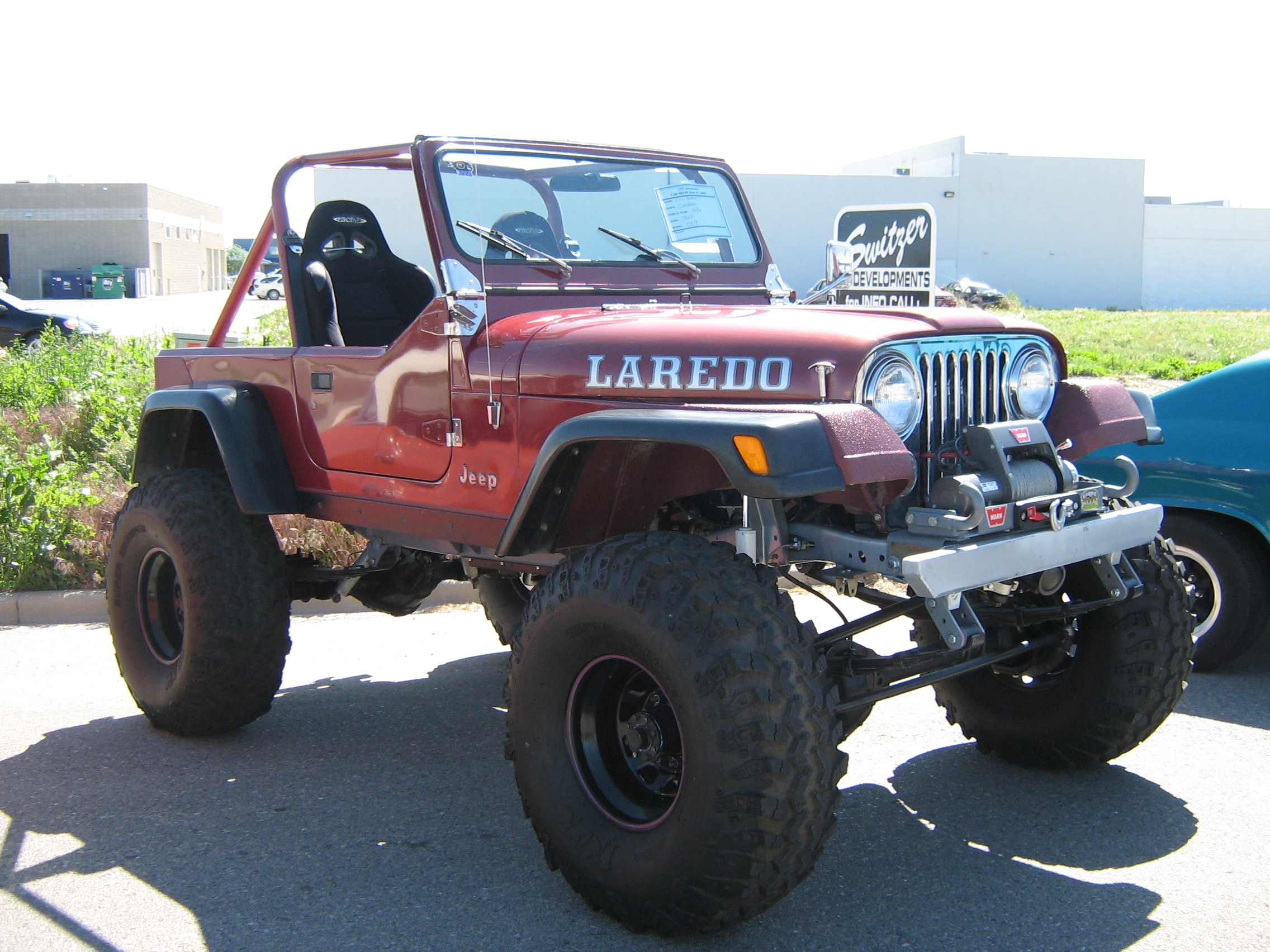 File:1986 Jeep CJ7 Laredo (3665924288).jpg - Wikimedia Commons