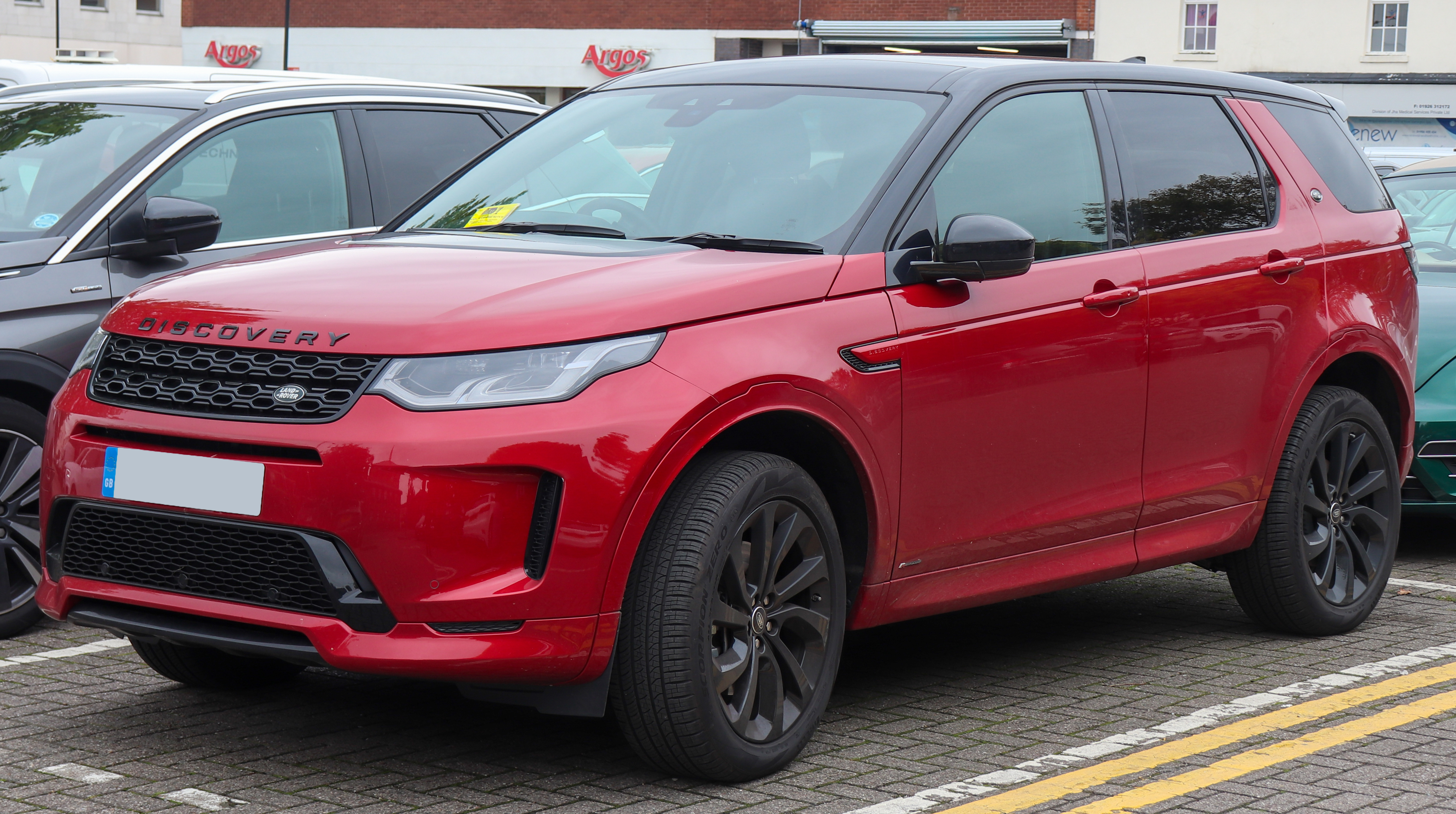 binding monster afstuderen File:2019 Land Rover Discovery Sport R-Dynamic SE 2.0 Front.jpg - Wikimedia  Commons