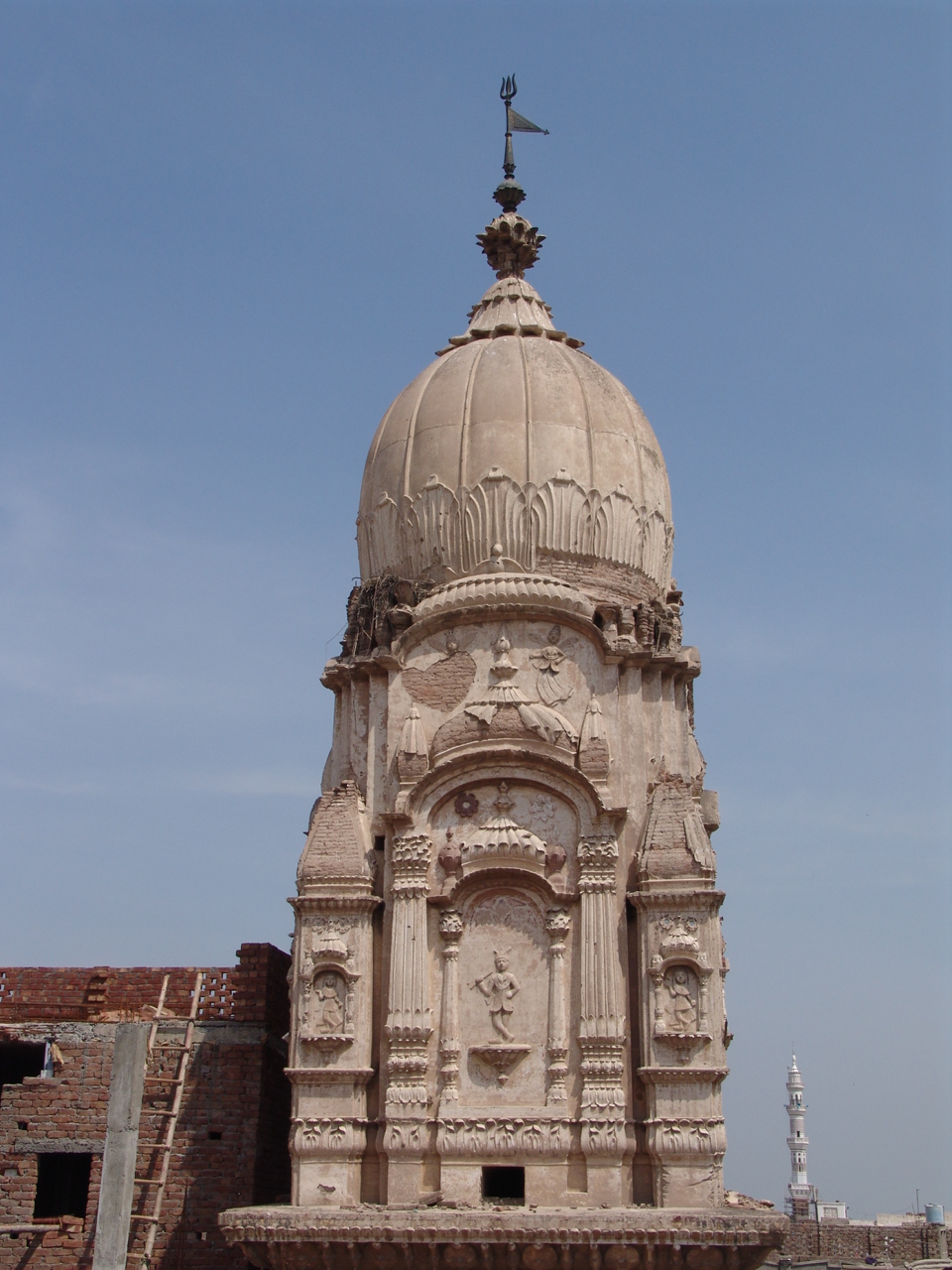 Bavalakh Nath Temple in Jhang Image: Shuaibonly / Wikimedia