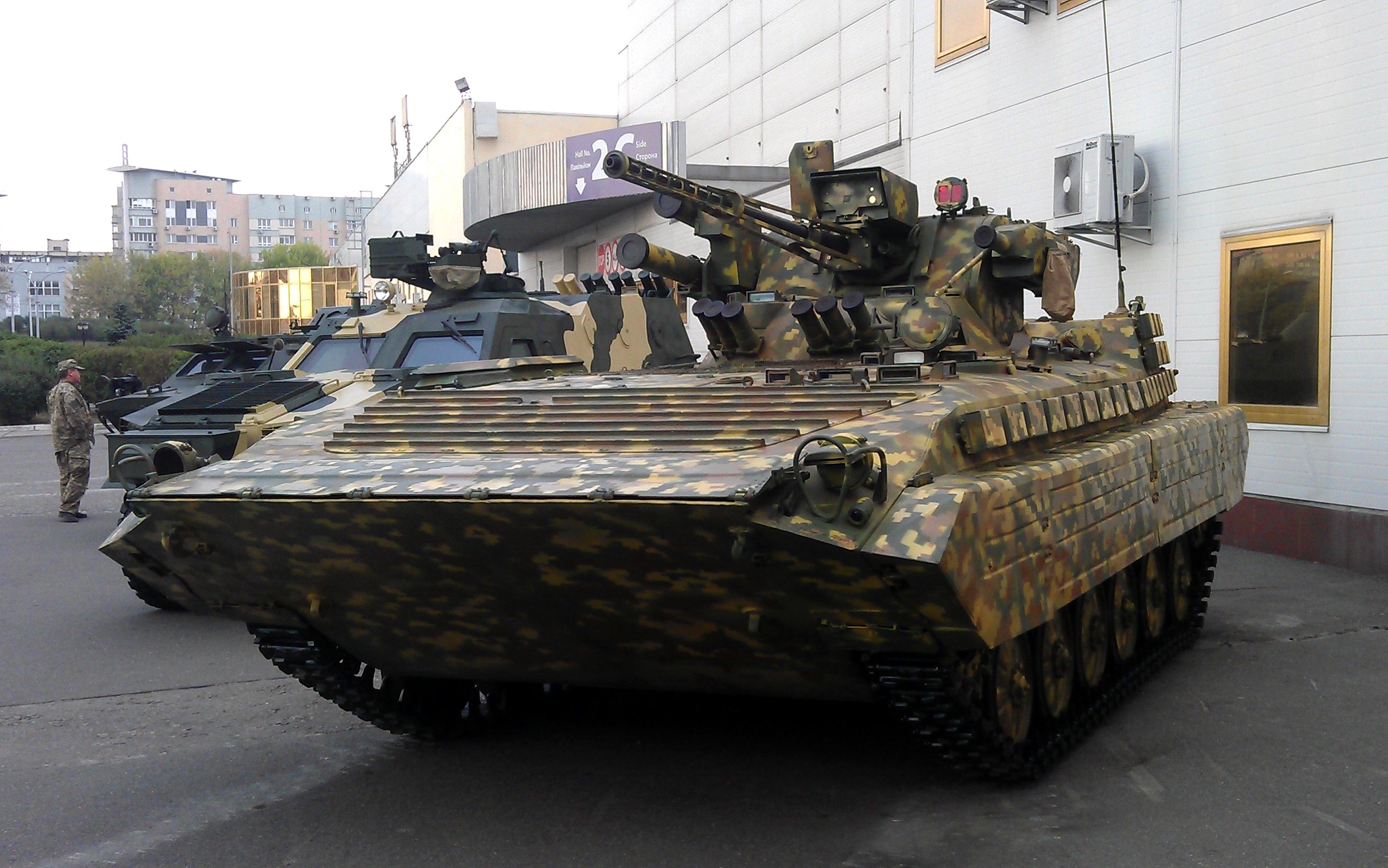BMP-1UM_right-front_view.jpg