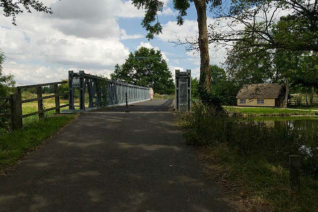 File:Black Bridge - geograph.org.uk - 734380.jpg