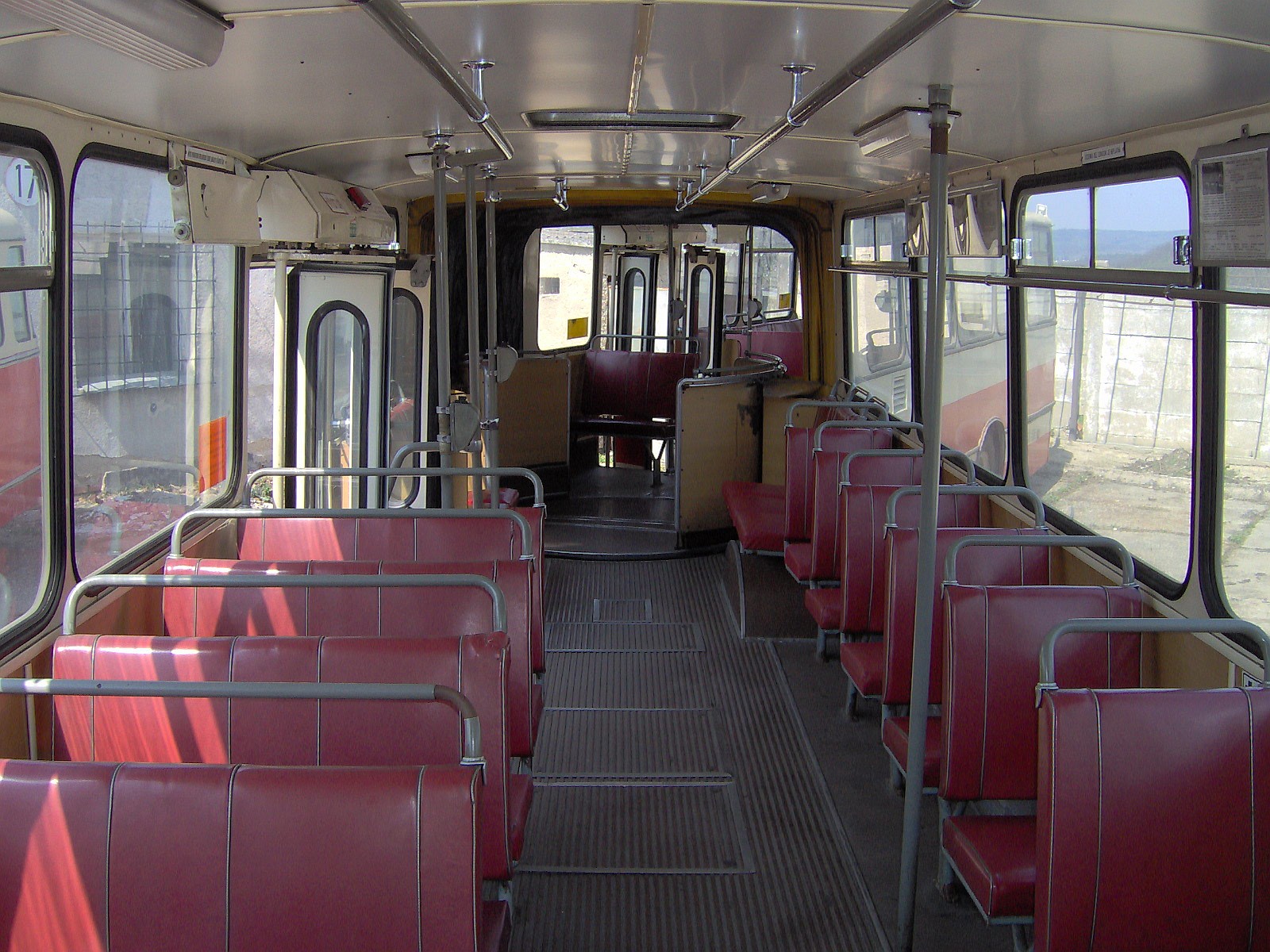 File:Brno, Řečkovice, autobus Ikarus 280 III.JPG - Wikimedia Commons