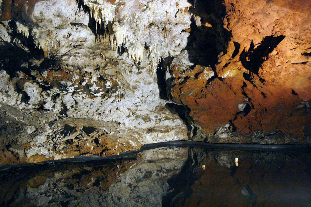 Cova de El Soplao