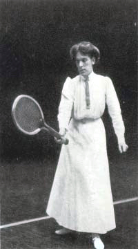 File:Douglass, making a forehand (step 2 of 3).jpg