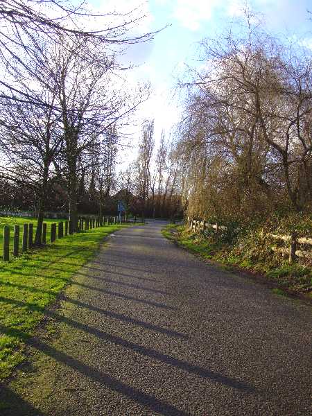 File:Driveway 'NEAR TO' St. Mary's Close - geograph.org.uk - 308632.jpg