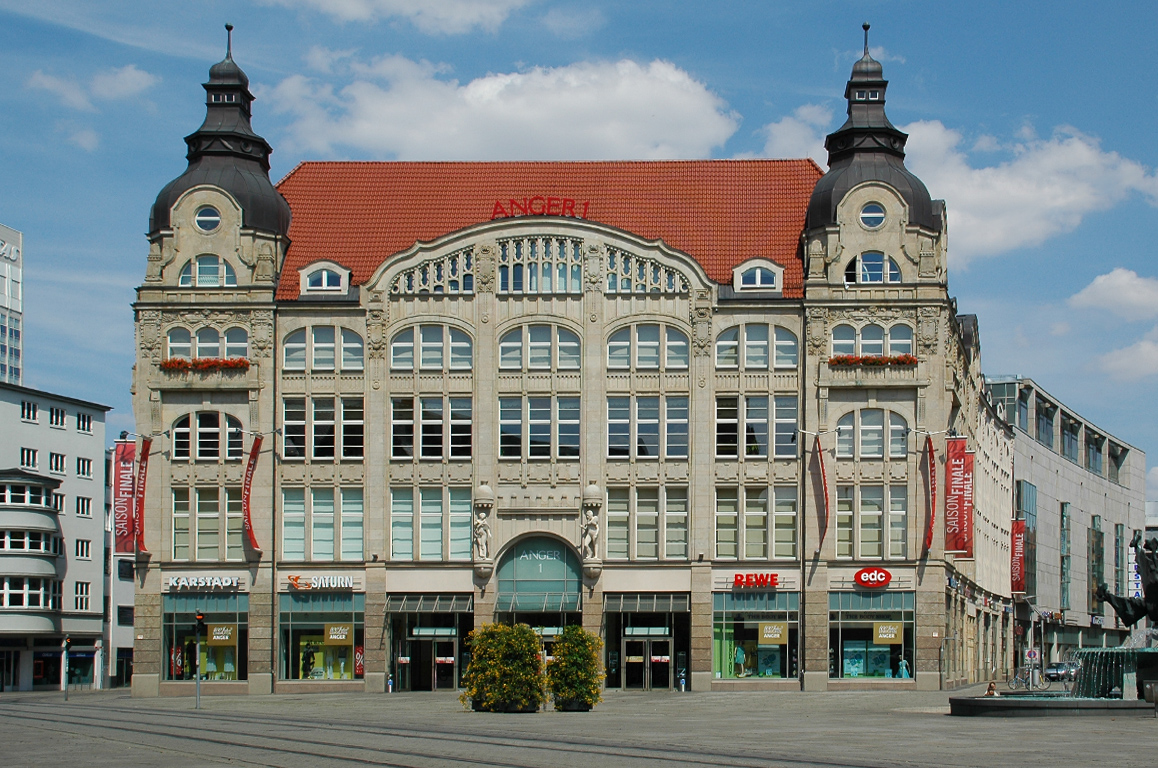 Westfassade des Einkaufszentrums Anger 1, am Anger in Erfurt