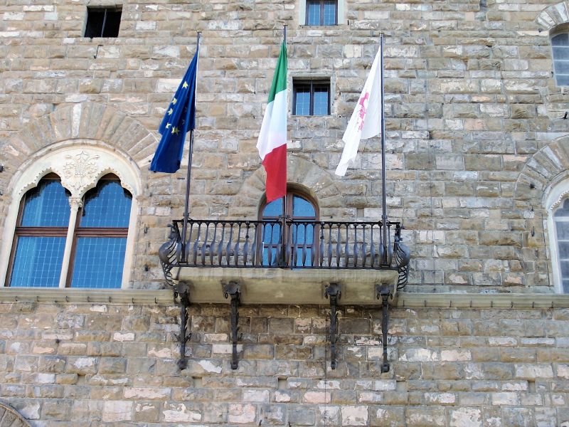 File:Firenze-balcone.jpg