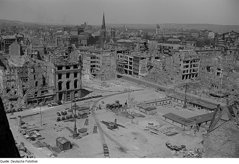 Blick über den Altmarkt zum Postplatz 1950