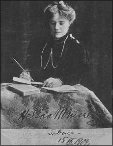 File:Helena Mniszkówna, portrait with signature 1909.jpg