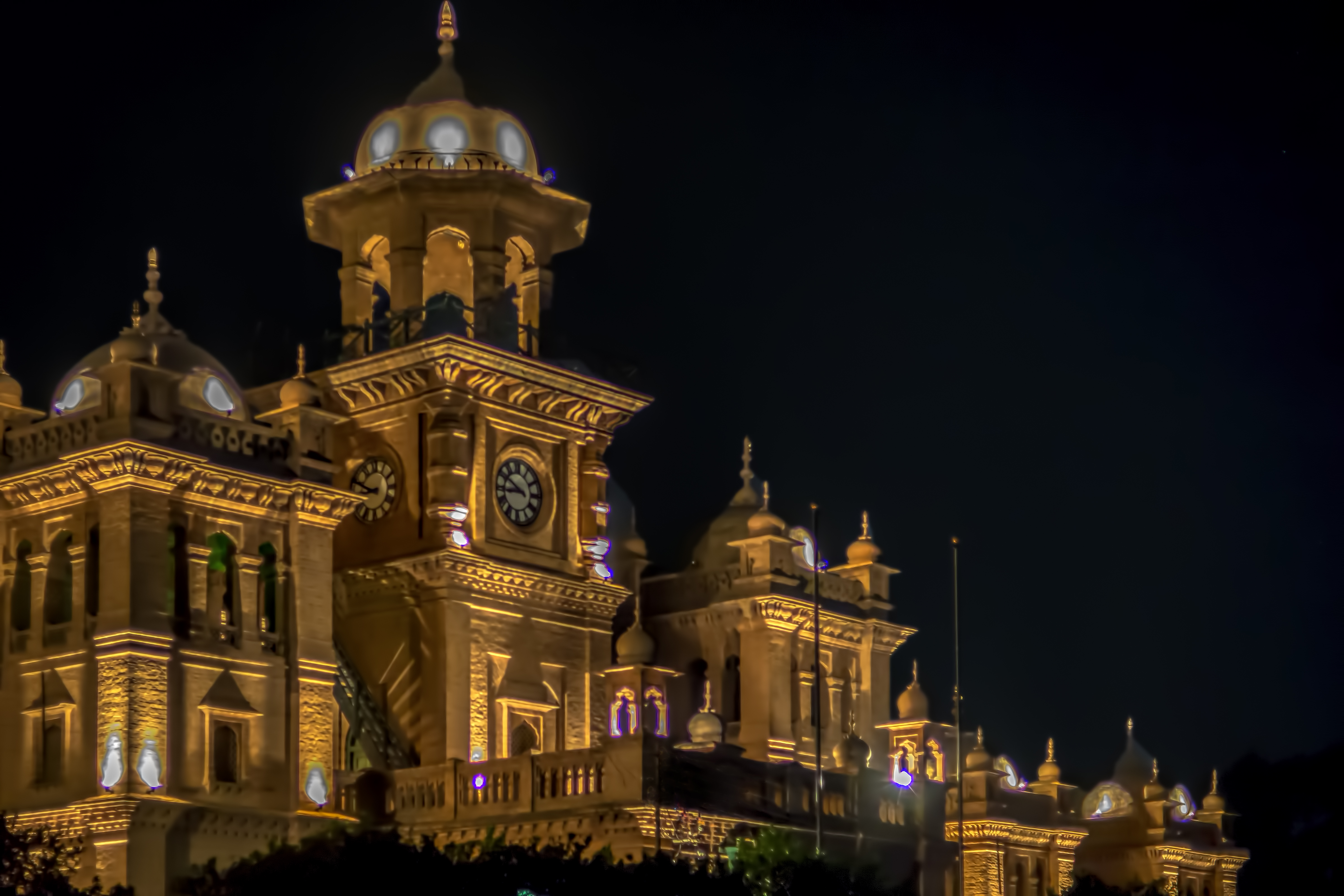 Islamia_College_University,_Peshawar_Nightview