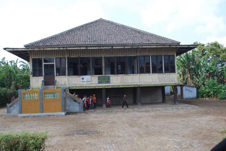 File:Lamban Gedung Buay Belunguh.jpg