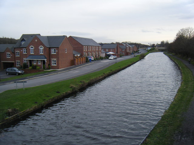 Leeds and Liverpool Canal - geograph.org.uk - 2717335