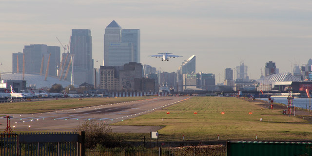 File:London City Airport - geograph.org.uk - 3251375.jpg