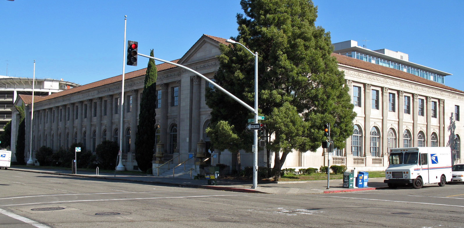 File:Main Post Office (Oakland, CA).JPG - Wikimedia Commons
