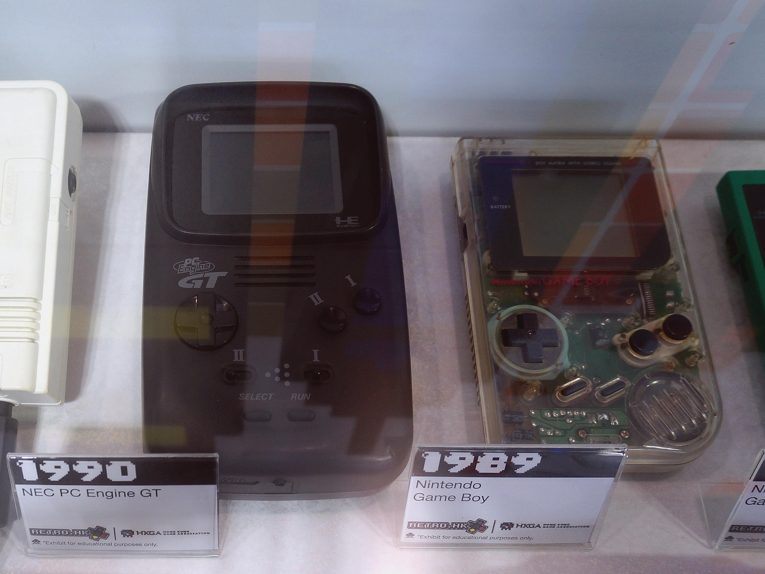 File:NEC PC Engine GT & Nintendo Game Boy 20190714a.jpg