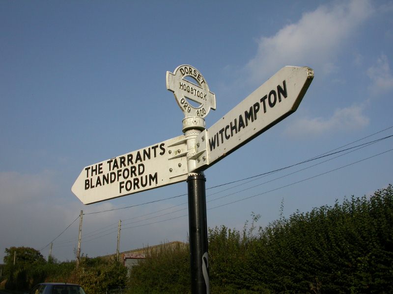 File:Old Direction Sign - Signpost near Rose Cottage, Tarrant Rushton parish - geograph.org.uk - 6049777.jpg