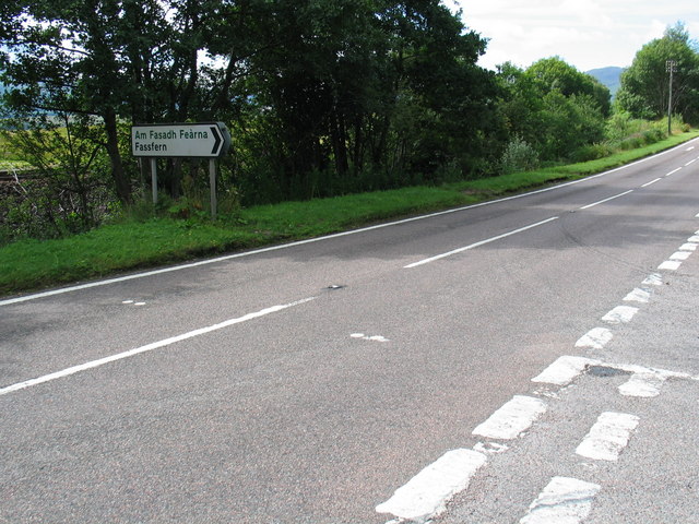 File:Road junction to Fassfern. - geograph.org.uk - 256830.jpg