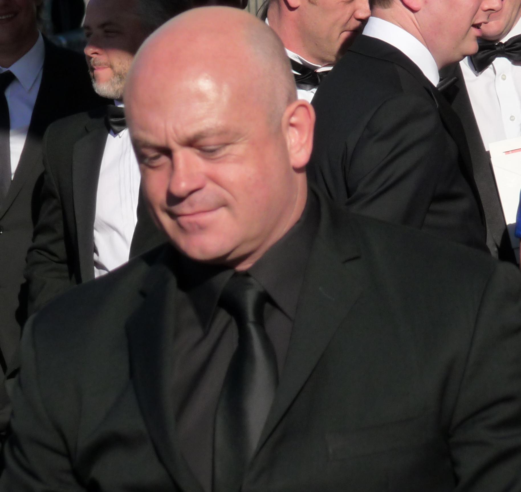 [[Ross Kemp