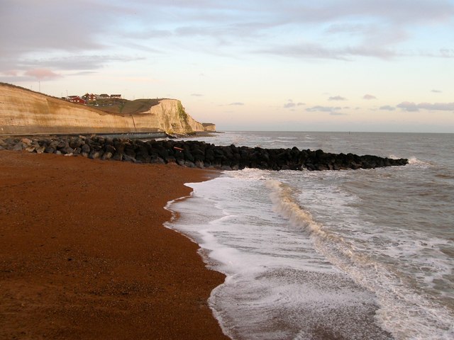 File:Saltdean Beach - geograph.org.uk - 4808911.jpg