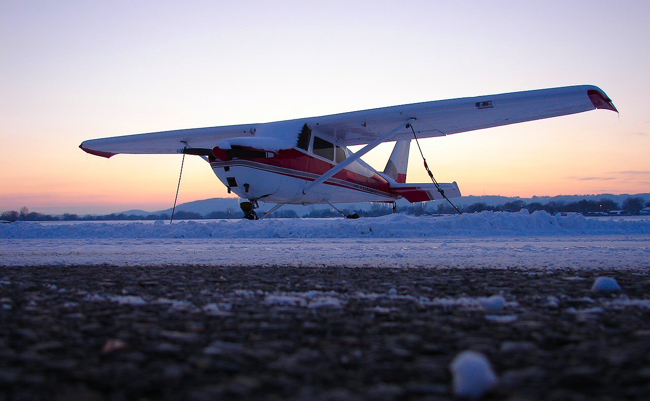 Snowy sunset for this cessna (365370780).jpg