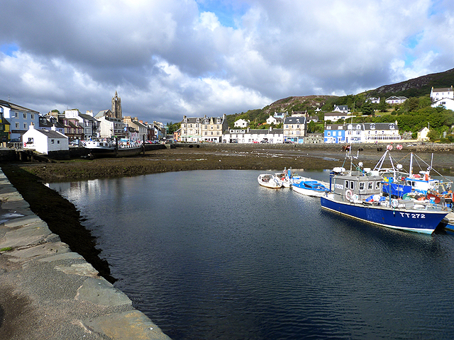 Tarbert Harbour - geograph.org.uk - 4152605