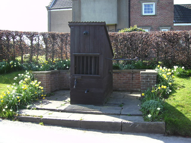 Village pump, Irby-upon-Humber - geograph.org.uk - 407053
