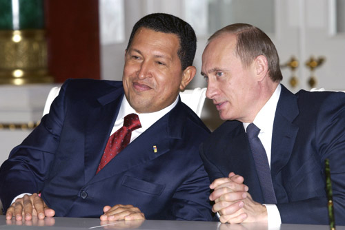 Hugo Chávez y Vladímir Putin en 2004.