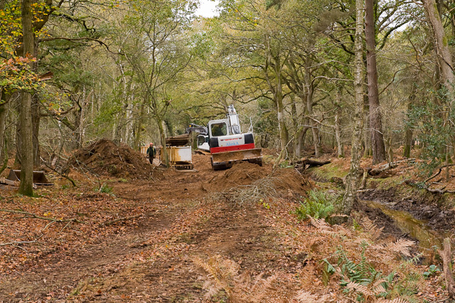 File:Warwickslade Cutting - end of the line so far - geograph.org.uk - 1570735.jpg