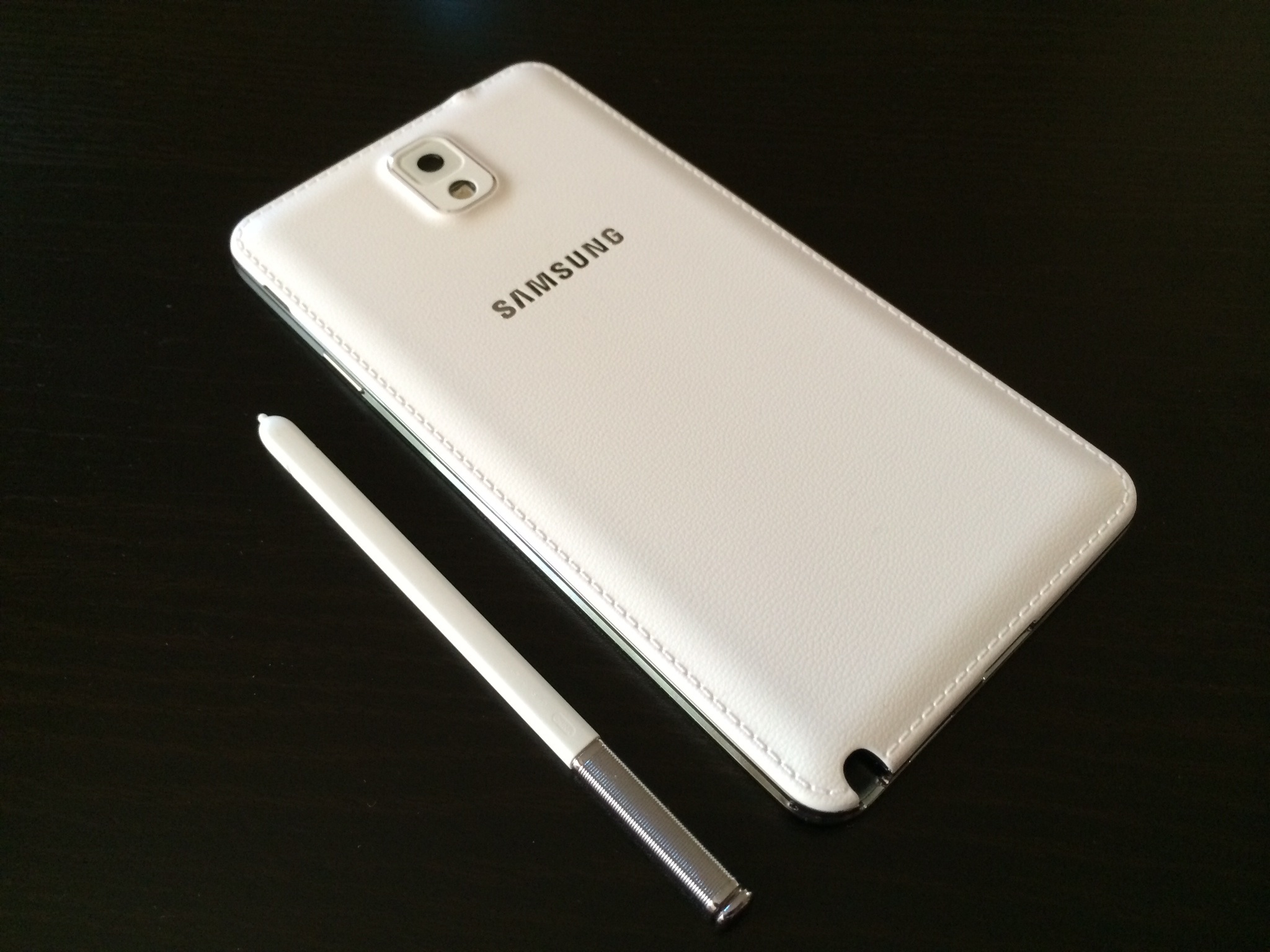File White Samsung Galaxy Note 3 Rear And Pen Jpg Wikimedia Commons
