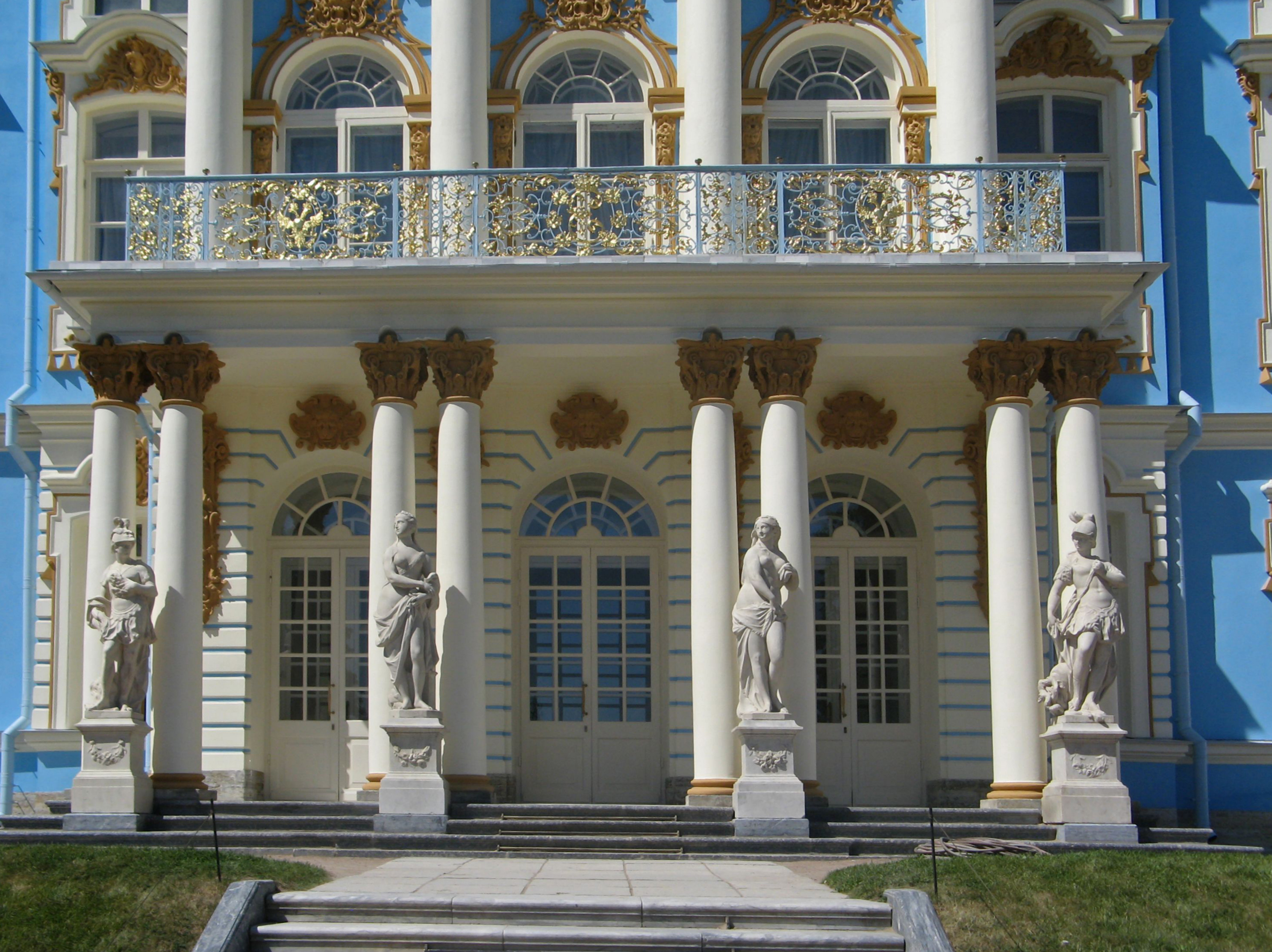 Дворец с колоннами