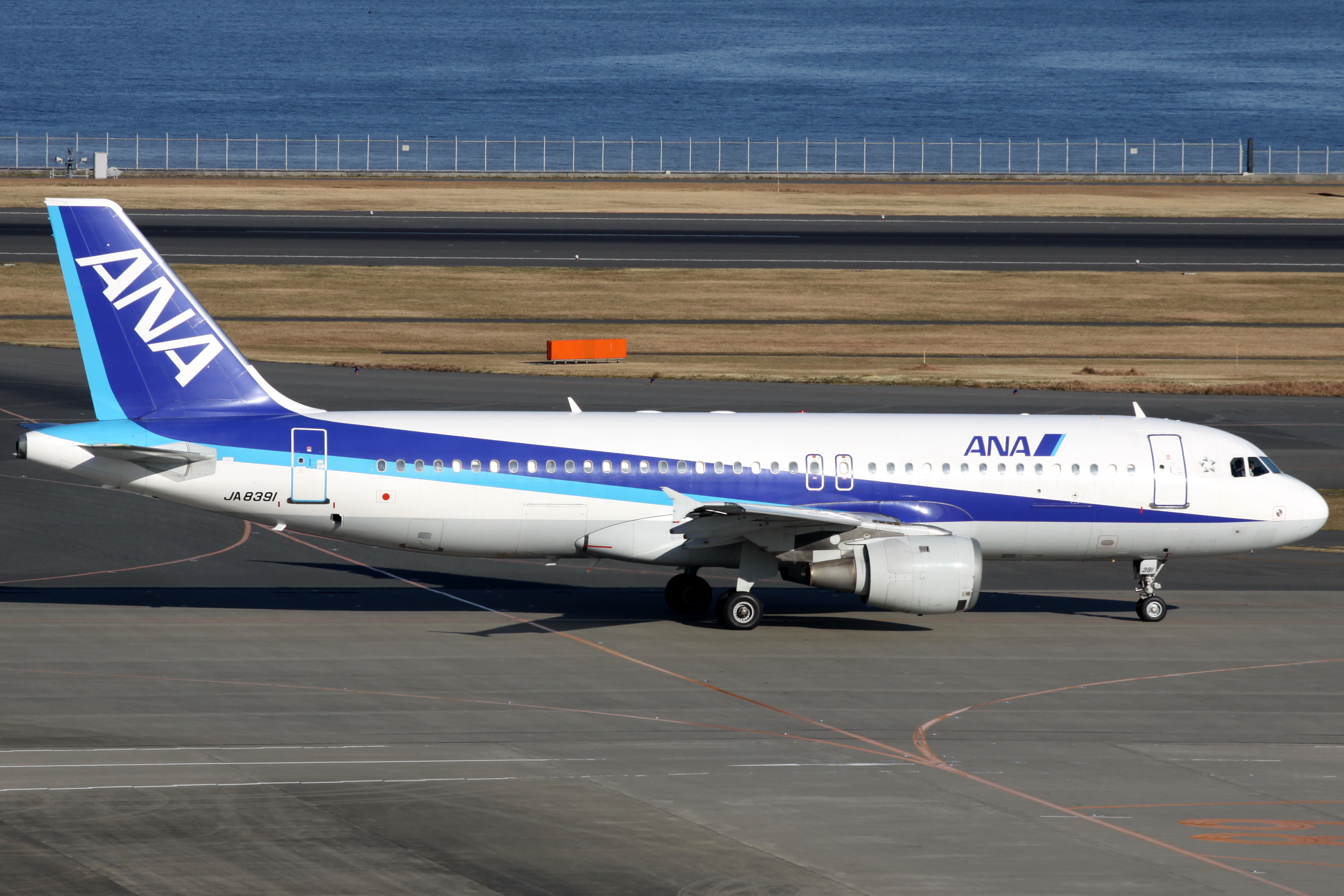 File:ANA A320-200(JA8391) (5335795450).jpg - Wikimedia Commons