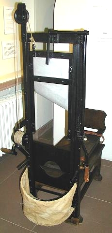 https://upload.wikimedia.org/wikipedia/commons/b/ba/Badische_Guillotine.JPG