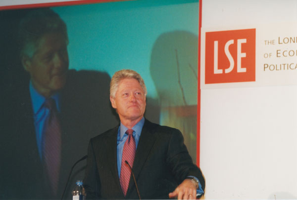 File:Bill Clinton, 2001 (2).jpg