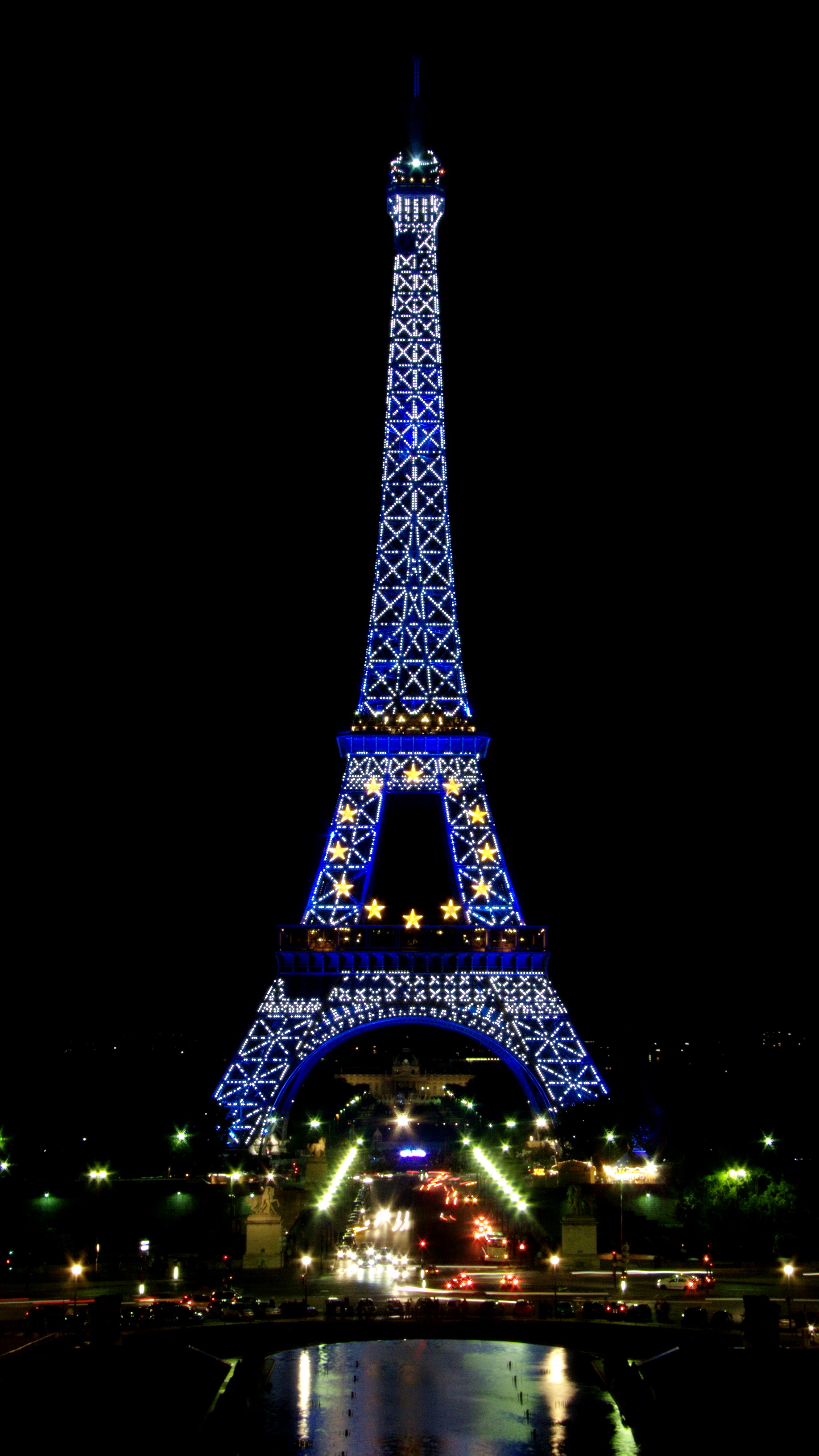 File Blue Eiffel Tower La Tour Eiffel En Bleu Presidence Francaise Du Conseil De L Union Europeenne Jpg Wikimedia Commons